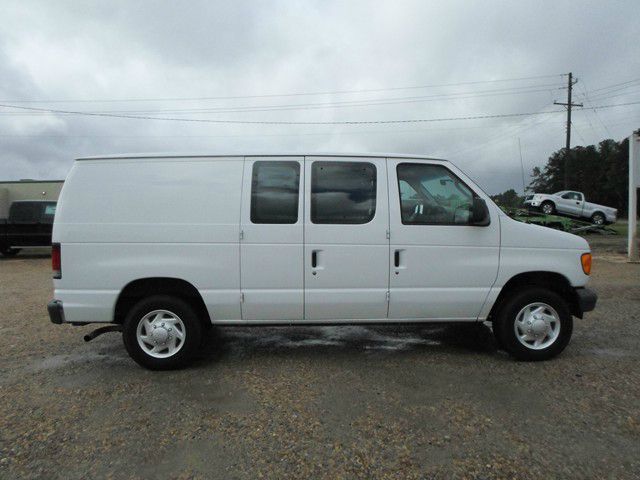 2007 Ford Econoline SE Truck