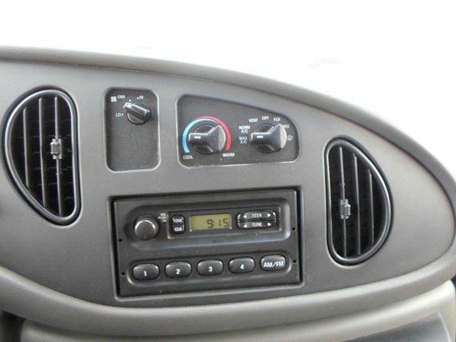 2007 Ford Econoline SE Truck