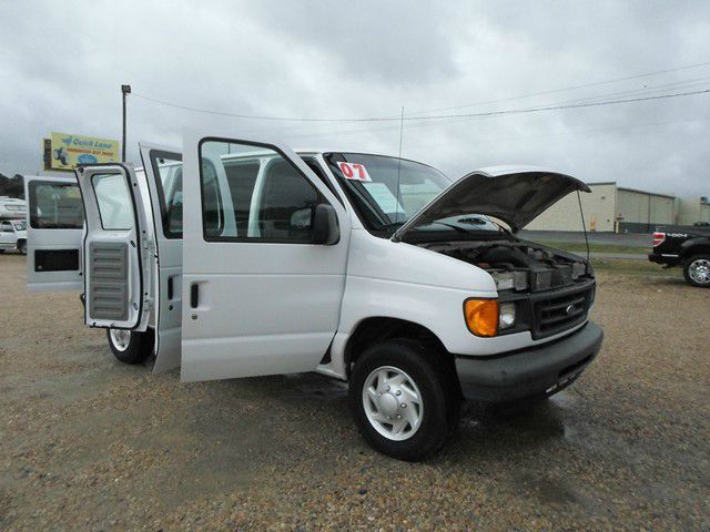 2007 Ford Econoline SE Truck