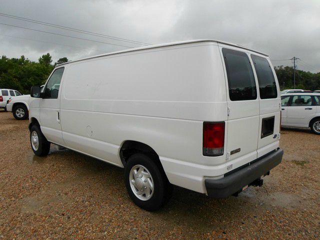 2007 Ford Econoline SE Truck