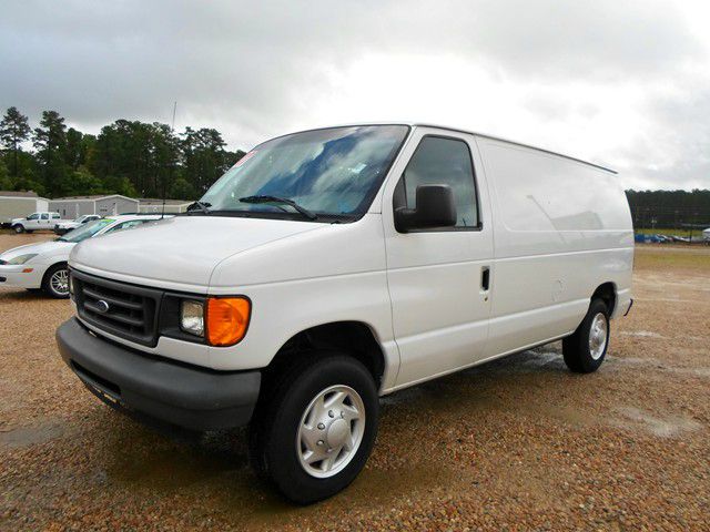 2007 Ford Econoline SE Truck