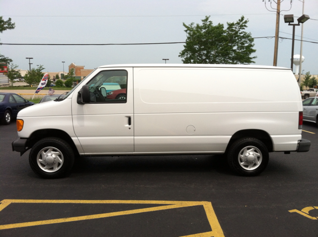 2007 Ford Econoline SE Truck