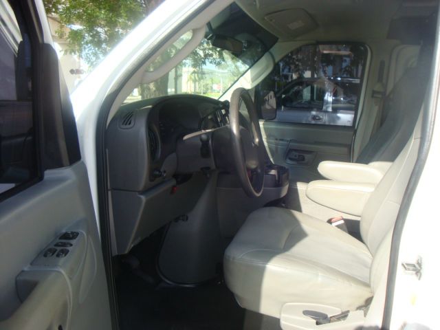 2007 Ford Econoline SE Truck