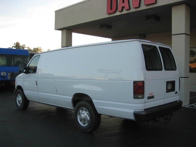 2007 Ford Econoline 2.5 S Model