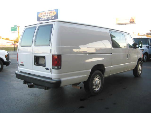 2007 Ford Econoline 2.5 S Model