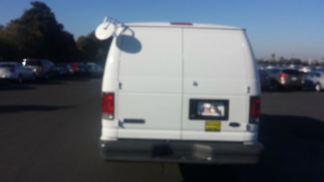 2007 Ford Econoline 4dr 4WD SLE Commercial