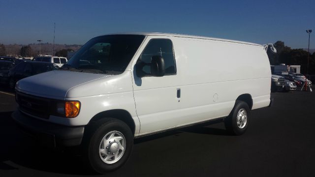 2007 Ford Econoline 4dr 4WD SLE Commercial