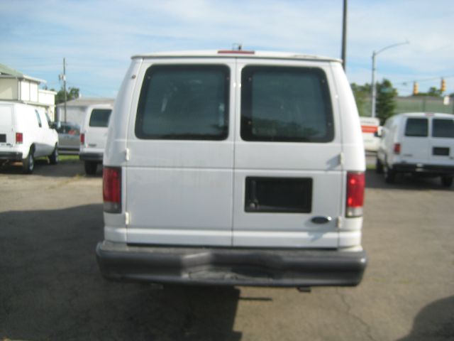 2007 Ford Econoline 2.5 S Model