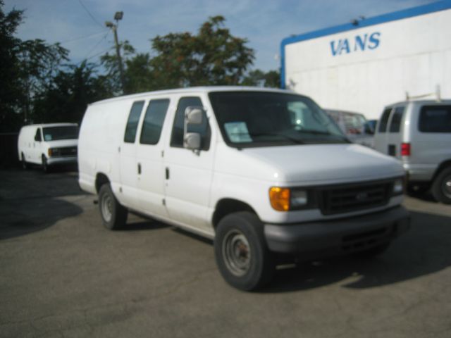 2007 Ford Econoline 2.5 S Model