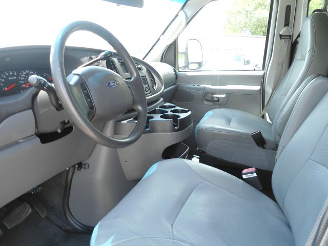 2007 Ford Econoline SE Truck