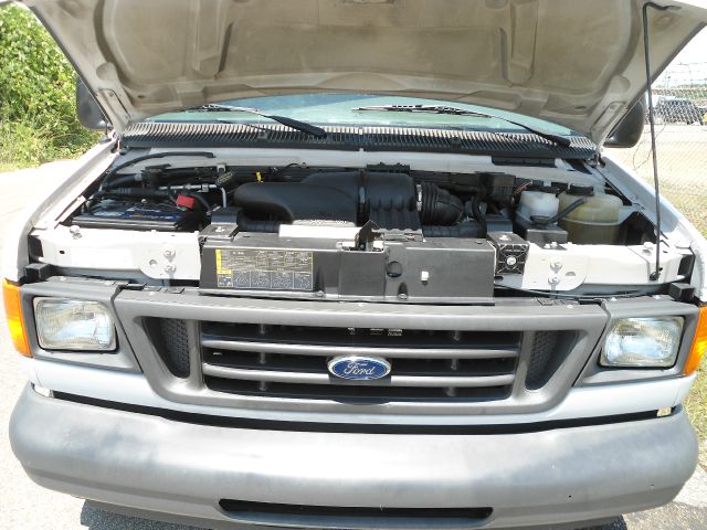 2007 Ford Econoline SE Truck