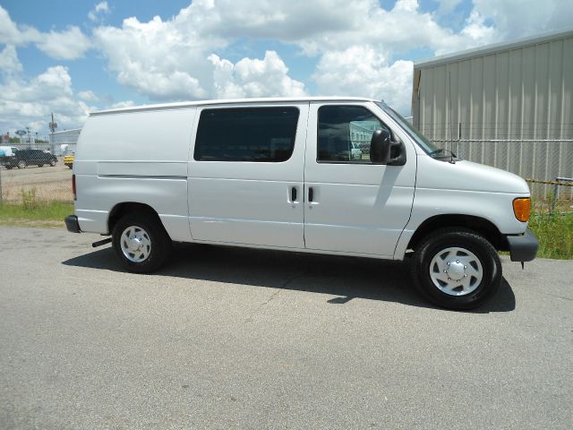 2007 Ford Econoline SE Truck