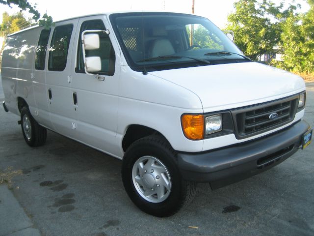 2007 Ford Econoline 2.5 S Model