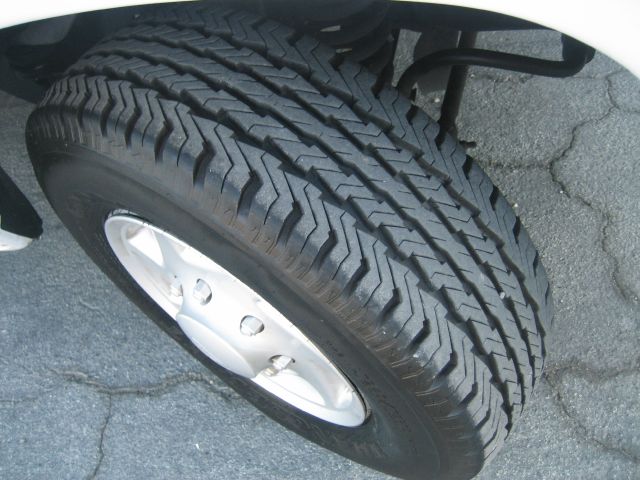 2007 Ford Econoline 2.5 S Model