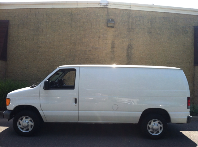 2007 Ford Econoline SE Truck