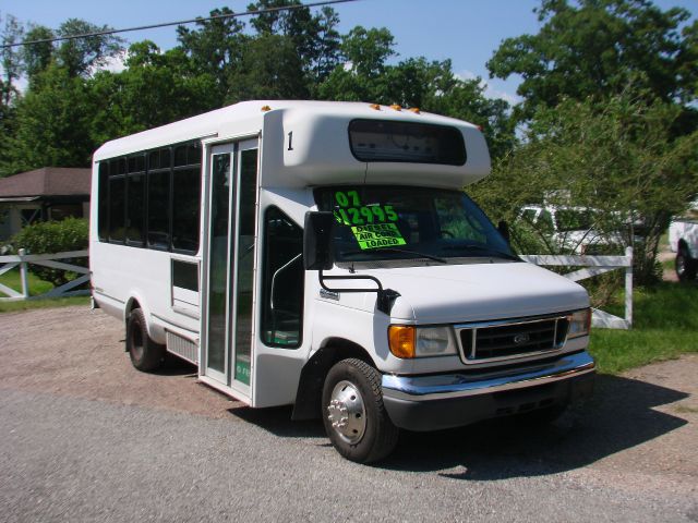 2007 Ford Econoline 3.8 Sedan