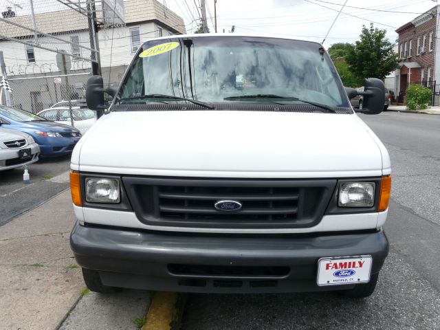 2007 Ford Econoline SE Truck