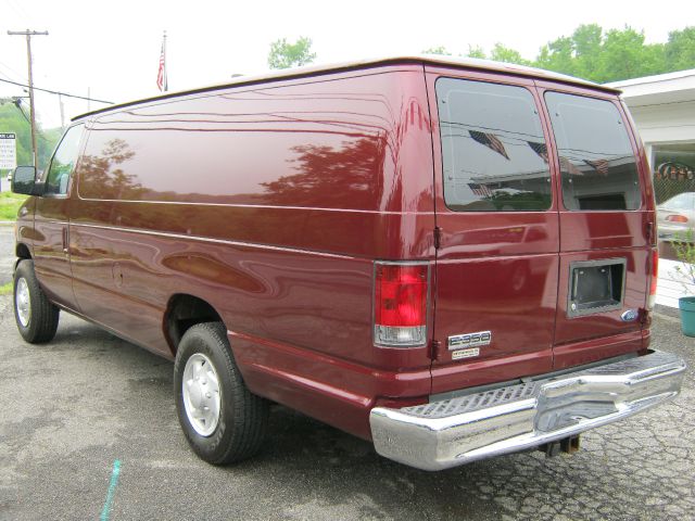 2007 Ford Econoline 2.5 S Model