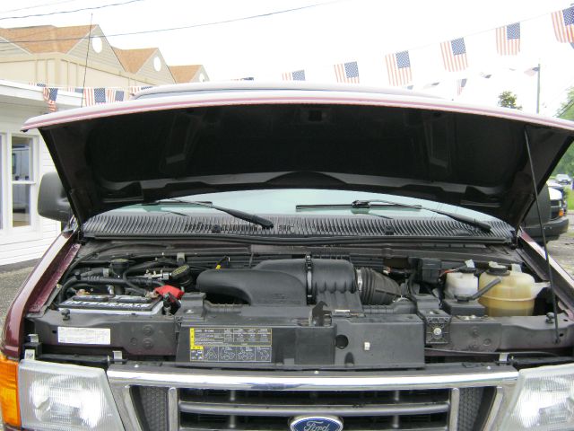 2007 Ford Econoline 2.5 S Model