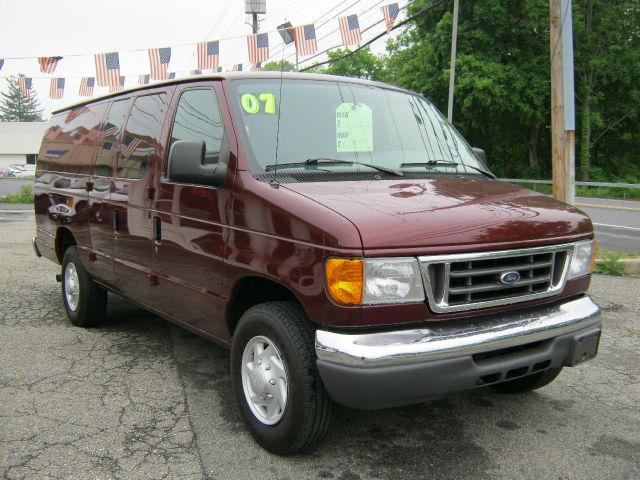 2007 Ford Econoline 2.5 S Model