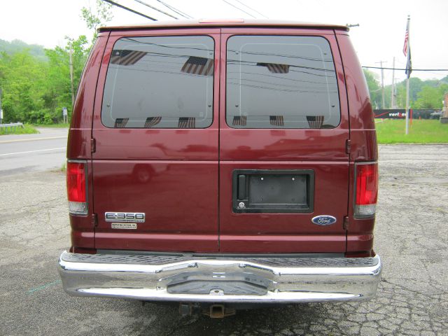 2007 Ford Econoline 2.5 S Model