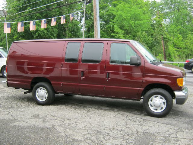 2007 Ford Econoline 2.5 S Model
