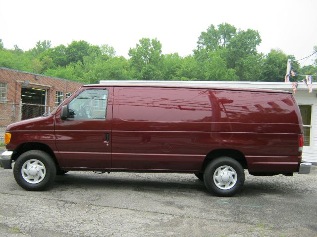 2007 Ford Econoline 2.5 S Model