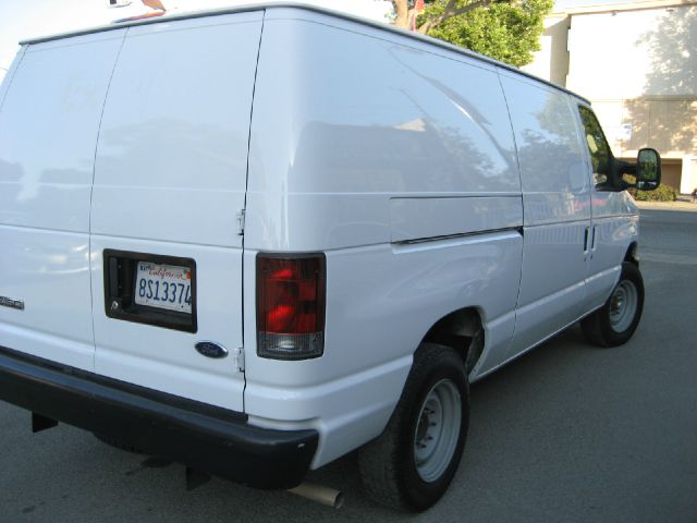 2008 Ford Econoline SE Truck