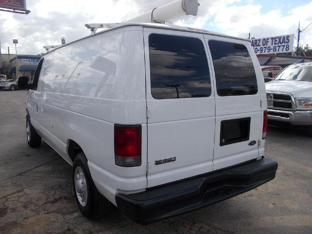 2008 Ford Econoline SE Truck