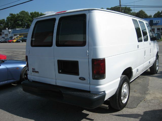 2008 Ford Econoline SE Truck