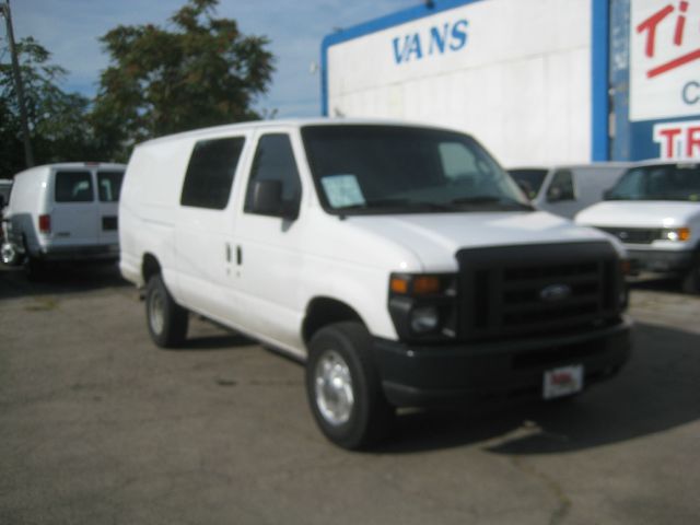 2008 Ford Econoline 2.5 S Model