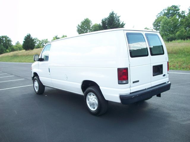 2008 Ford Econoline SE Truck