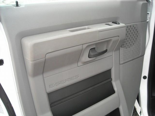 2009 Ford Econoline ESi