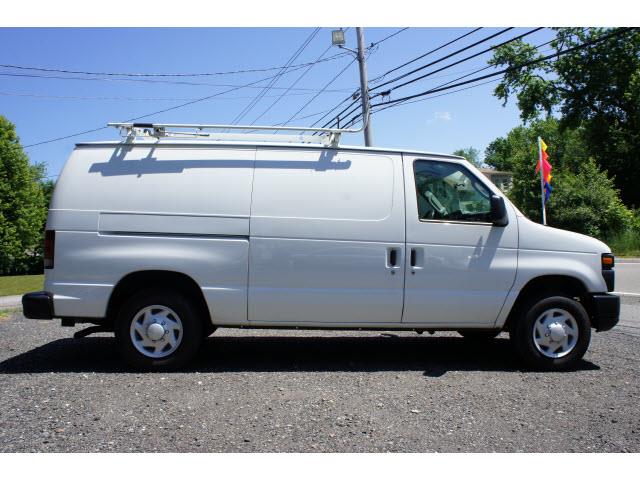 2009 Ford Econoline SE Truck