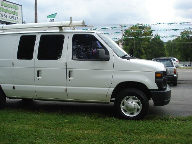 2009 Ford Econoline 4dr Sedan Luxury 3.5L AWD