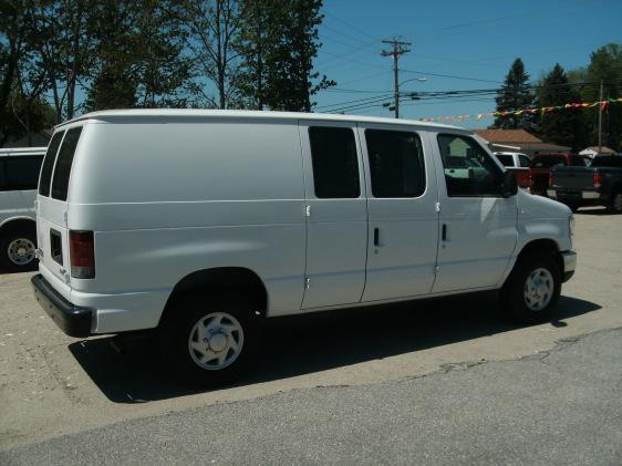2009 Ford Econoline Base