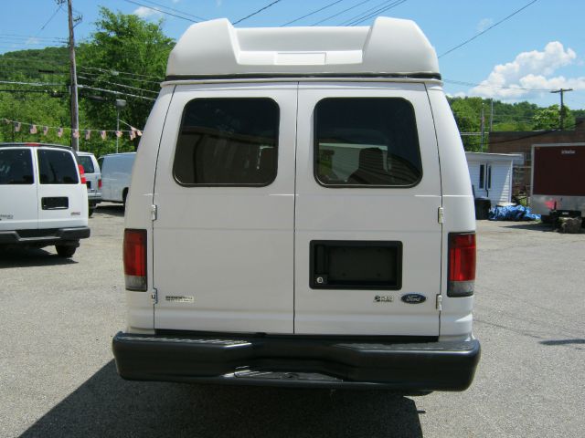 2009 Ford Econoline Supercrew XLT Northland Limite