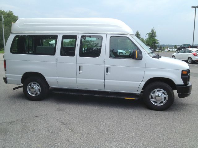 2009 Ford Econoline SWB SL