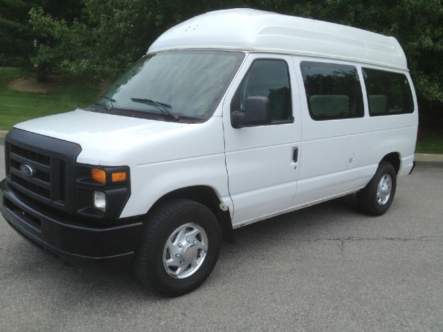 2009 Ford Econoline SWB SL