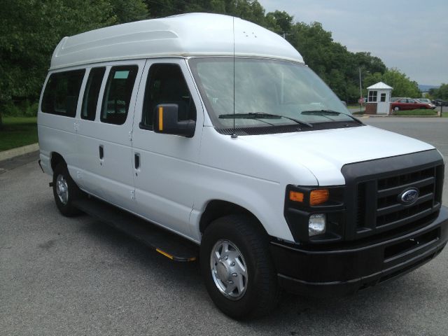 2009 Ford Econoline SWB SL
