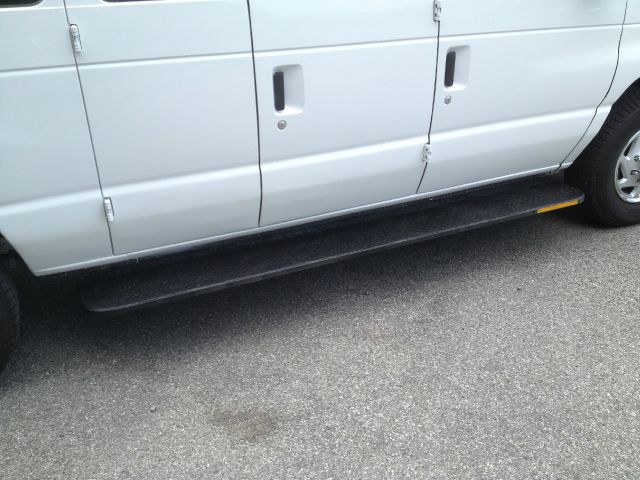 2009 Ford Econoline SWB SL