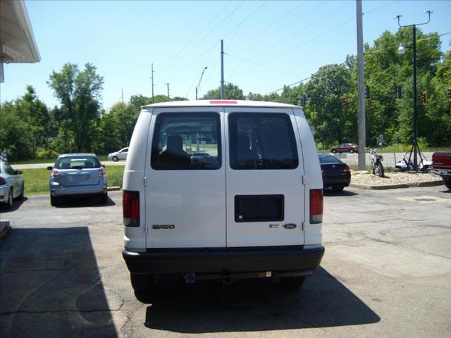 2009 Ford Econoline SLE 4D Utility 4WD