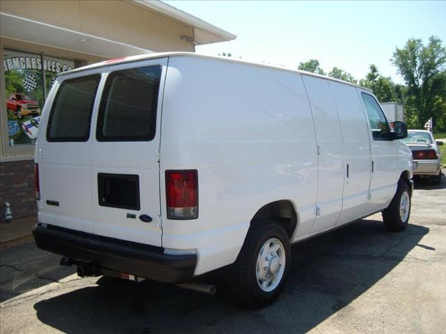 2009 Ford Econoline SLE 4D Utility 4WD