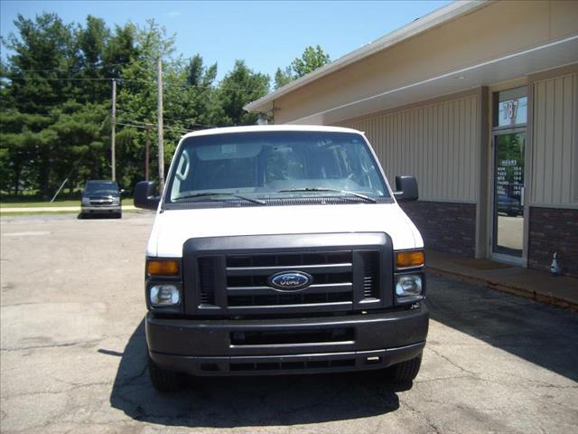 2009 Ford Econoline SLE 4D Utility 4WD