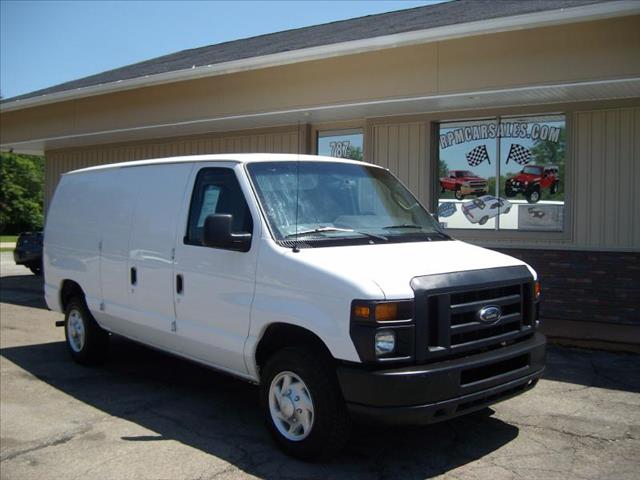 2009 Ford Econoline SLE 4D Utility 4WD