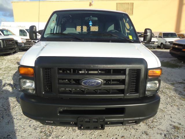 2010 Ford Econoline 4dr Sedan Luxury 3.5L AWD