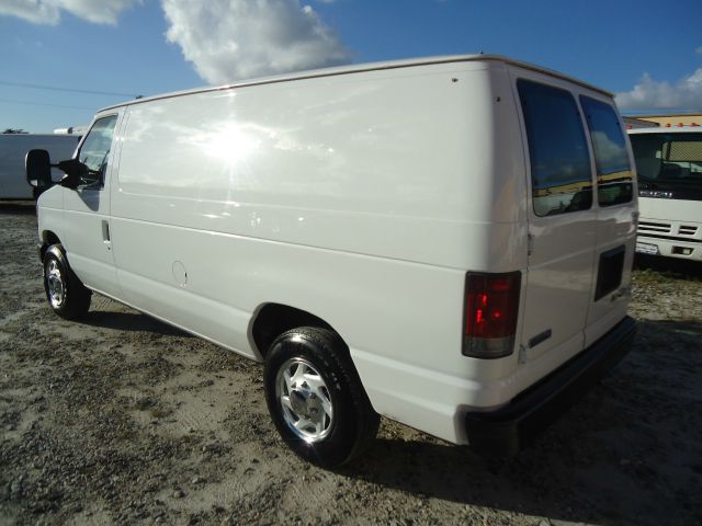 2010 Ford Econoline 4dr Sedan Luxury 3.5L AWD