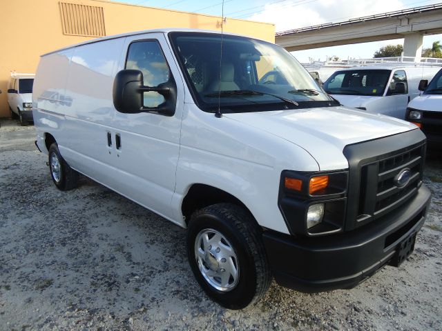 2010 Ford Econoline 4dr Sedan Luxury 3.5L AWD