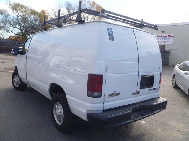 2010 Ford Econoline GT Deluxe Bullitt