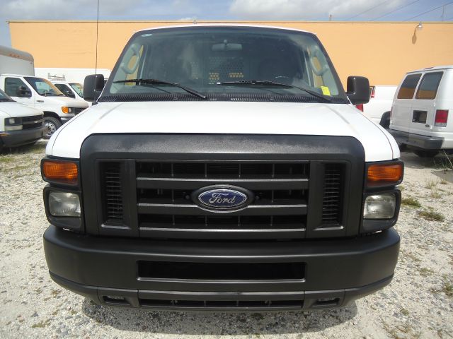 2010 Ford Econoline 4dr Sedan Luxury 3.5L AWD
